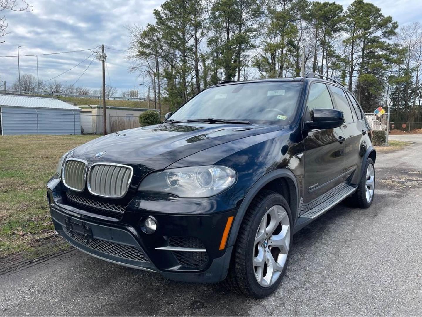 2012 Black /Black BMW X5 (5UXZW0C50CL) with an I6 M57 Diesel engine, Automatic transmission, located at 5700 Curlew Drive, Norfolk, VA, 23502, (757) 455-6330, 36.841885, -76.209412 - 2012 BMW X5 35D -DIESEL -Great condition -4 brand new 20” tires -New state inspection -Fresh oil change -Well optioned -Sport seats -Comfort access -Back up and 360 cam -Bluetooth Audio -Premium HK sound -Navigation -4 zone climate control -Black headliner -Shadowline trim - Photo#0